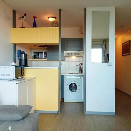 Apartment La Rochelle: Bel App. 4 Pers Avec Balcon Vue Mer, Parking, Proche - Fr-1-551-50 *